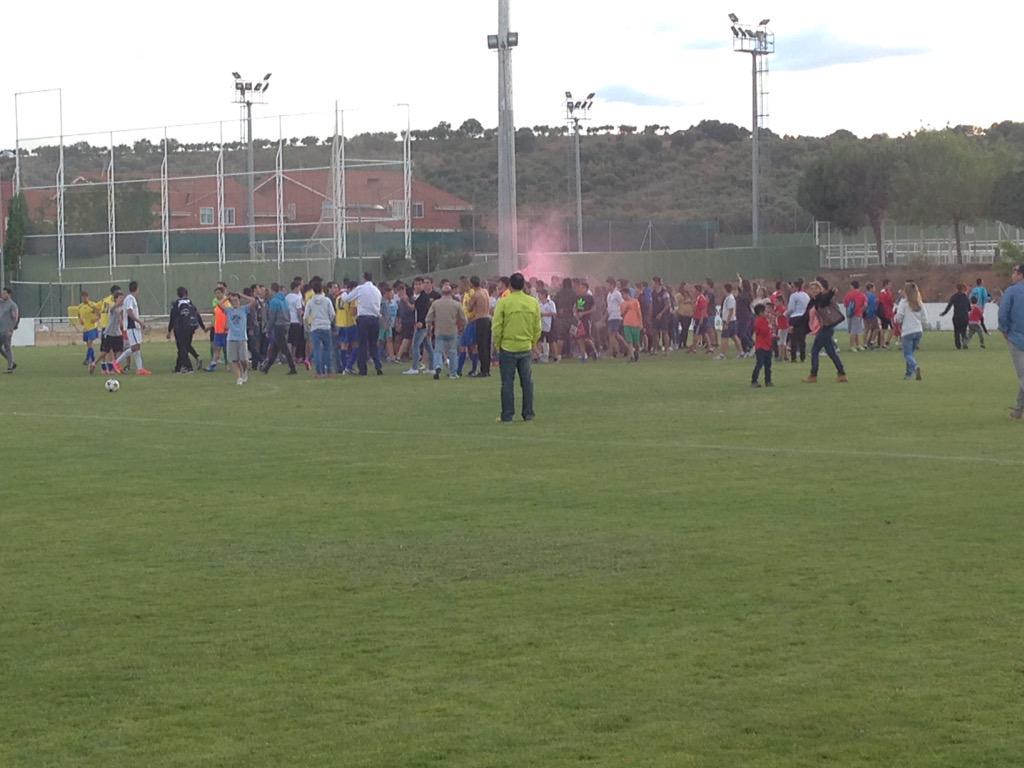 juvspcab's tweet photo. Ya está echo, el Ramiro es nacional. Grande blancos entramos en la historia de un gran club. http://t.co/ekMADFcLhS