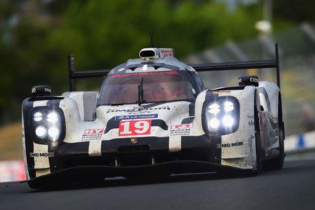 arrow_racing's tweet photo. ¡Felicidades @PorscheRaces! Congrats! @PorscheRaces @Porsche http://t.co/VrP5N7lXUu