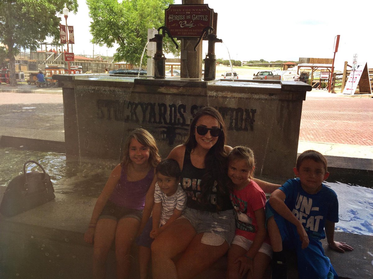 Stefffakneeee's tweet photo. And summer starts today!!!! (@ Fort Worth Stockyards National Historic District) https://t.co/Qm5nNKKMNd http://t.co/w4tM43g7S3