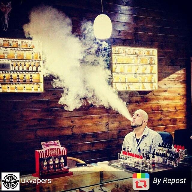 moonVapez tweet media