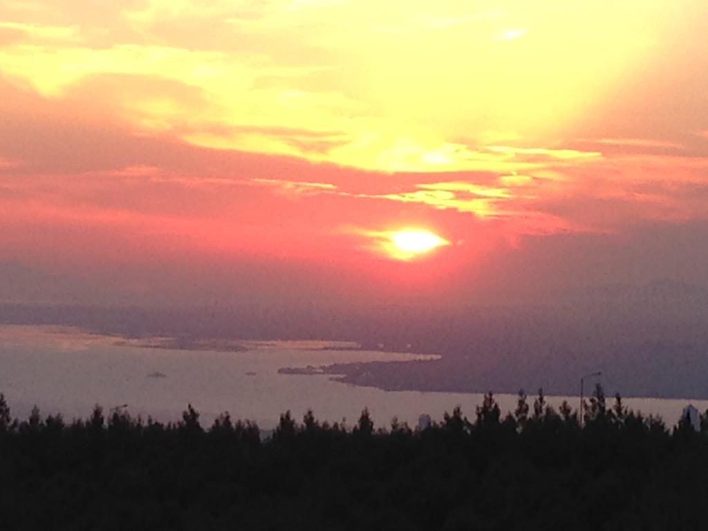 Buca-Jandarmadan baktığımda İzmir Körfezde güneş batımı hakikaten bir başka güzel.......