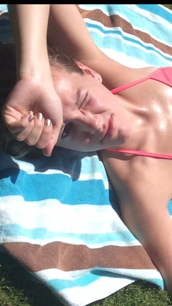 Meg_Dav33's tweet photo. Tried out the selfie stick today. π #sickfacemeg #didntquitework http://t.co/Gu3XClRD0f