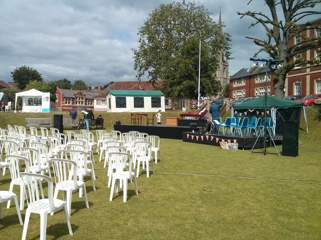 TP_Works's tweet image. Provided kit to an outdoor Opera in Bristol today with @Tessitoura as well as gigging with @martyn_joseph #stoprain