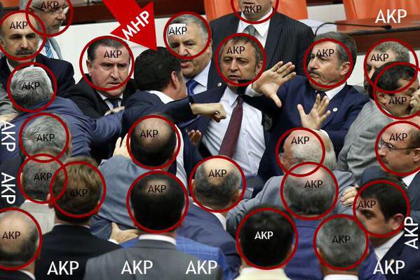 İftirada sınır tanımayanlara göre Sinan Oğan AKP'ye çalışmış! Resimde de görüldüğü gibi dalağa ve çeneye çalıştım :)