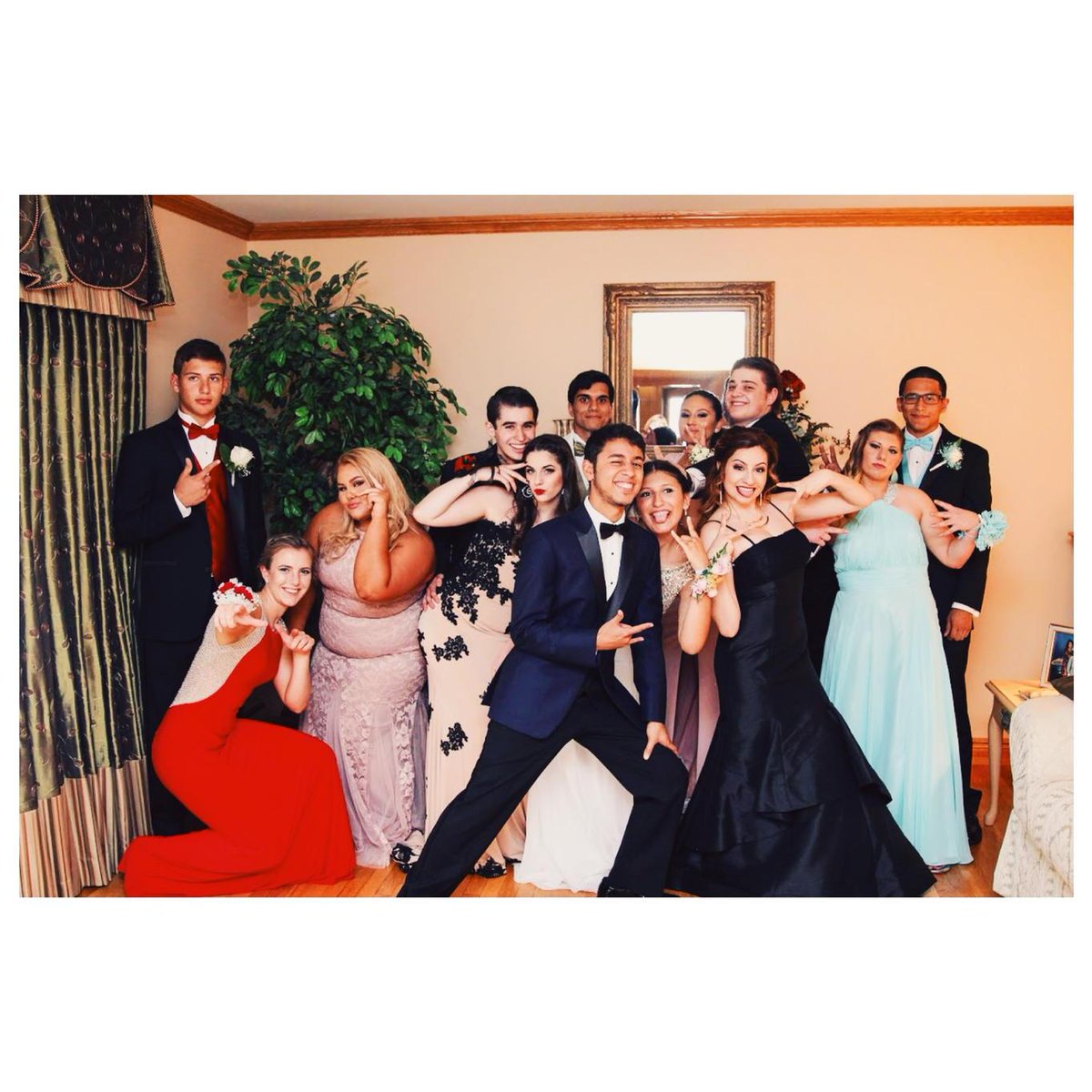 dezz_lynnx0's tweet photo. thought i'd be different and post it on Twitter #squaaaaaddd π₯ http://t.co/yKsDASLTfI