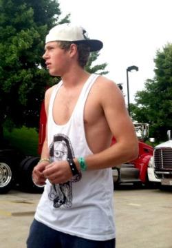 dailynialIpics's tweet photo. Niall Horan Alphabet: N is for Nip Slip http://t.co/WvUzuBkWkW