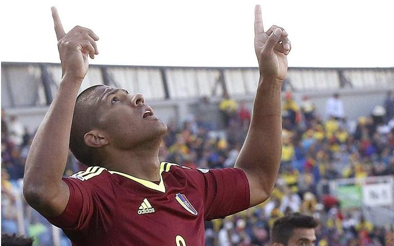 ElNacionalWeb's tweet photo. [VIDEO] Revive el gol de Salomón Rondón ante Colombia #CopaAmerica http://t.co/CchJvtYTon (vía @OvacionVE) http://t.co/bqjDFoqBzB