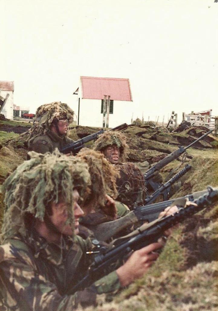 Chris_Grigg1987's tweet photo. Please RT this incredible tweet to @falklands_utd, that fought for our freedom  https://t.co/RDOMc2lXbj. http://t.co/j9oXqT76IL