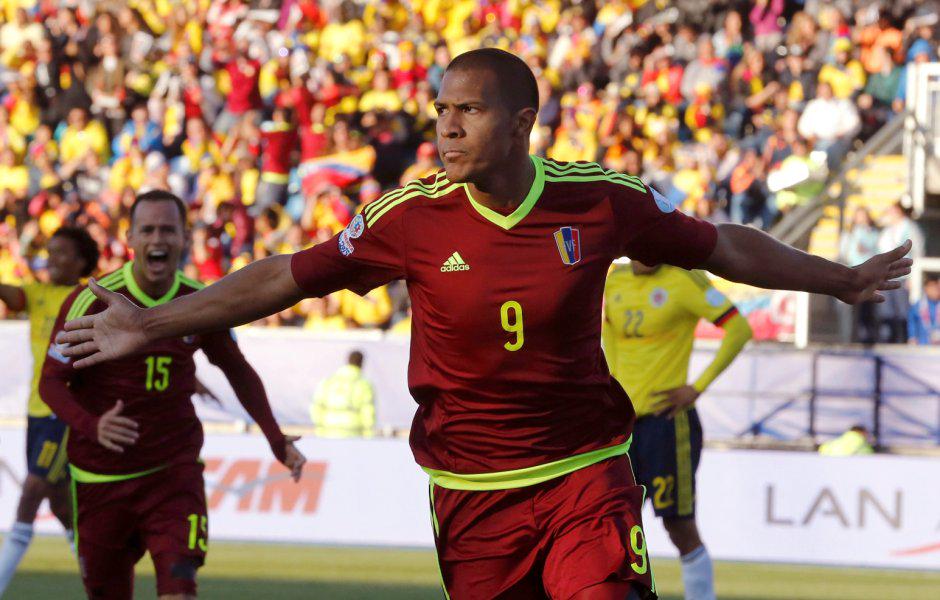 #Venezuela venció 1-0 a #Colombia en el debut en #Chile2015, con gol de Salomón Rondón eluniversal.com/copa-america-2…