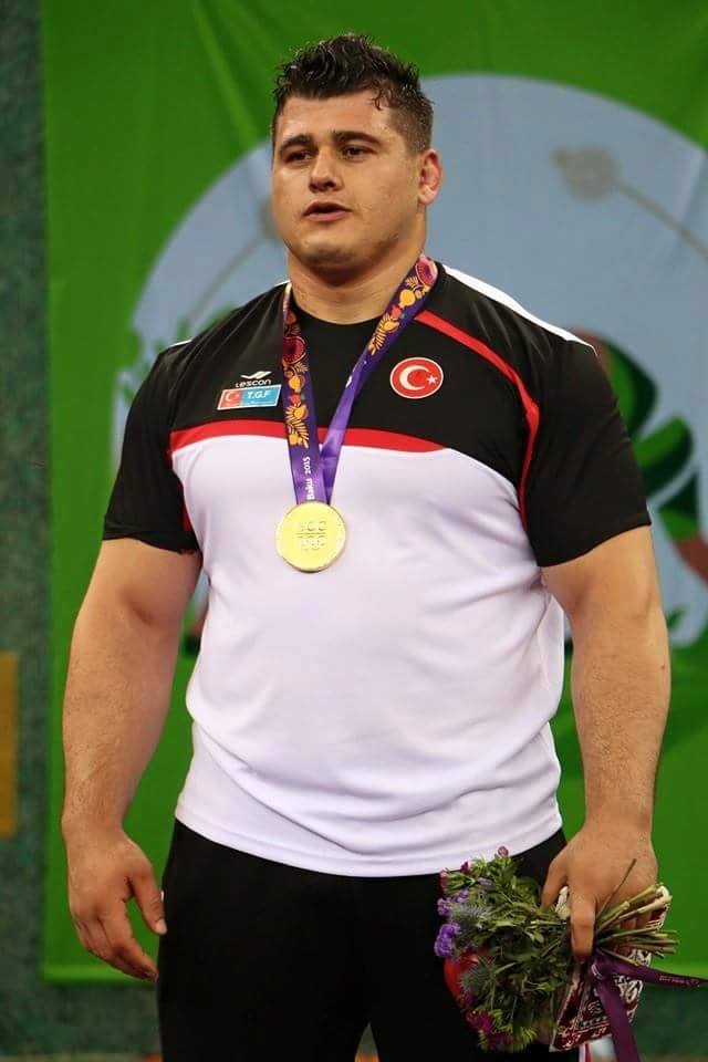 Avrupa Oyunlarında 130 Kiloda Rıza Kayaalp Şampiyon Oldu.
Türkiye Seninle Gurur Duyuyor, 
Zafer İnananlarındır.