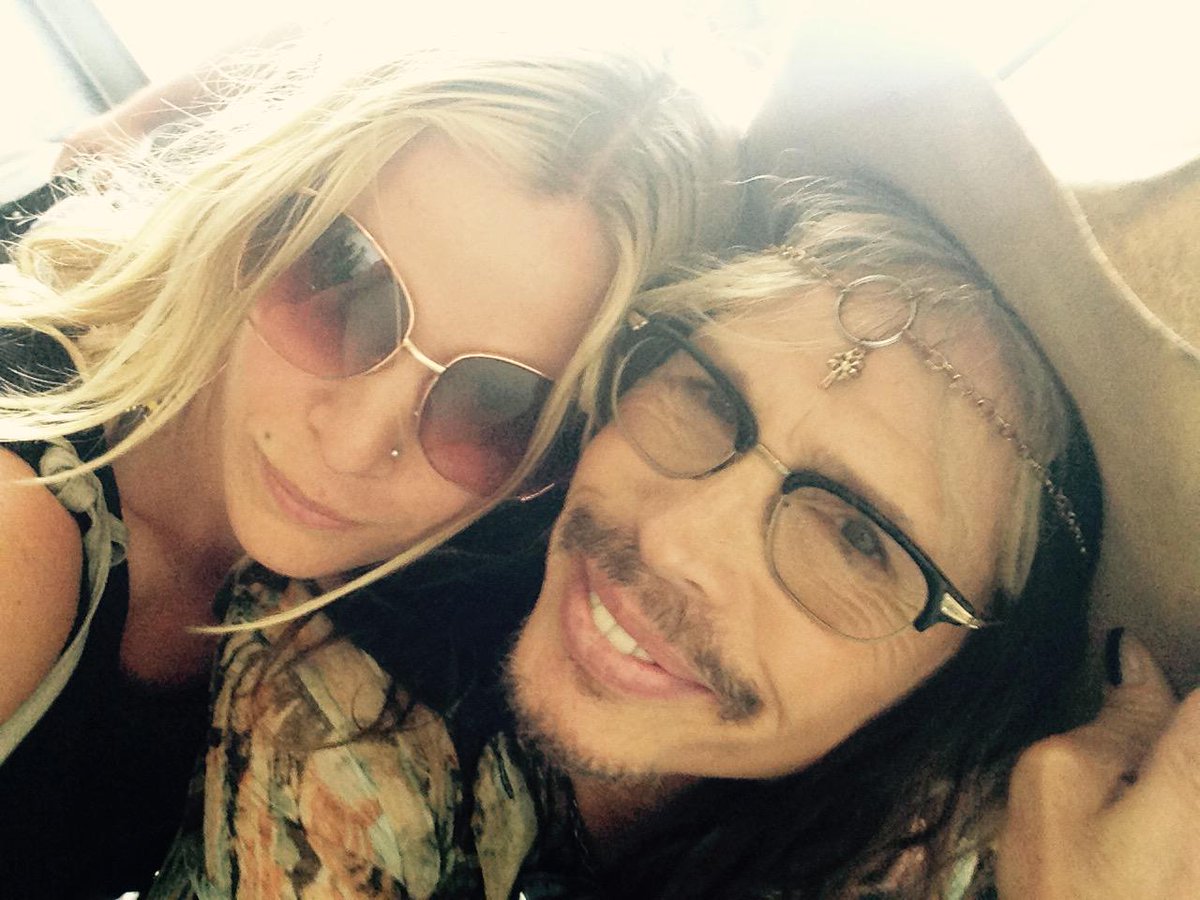 NakedNutrition's tweet photo. glad to gift my tree of love head piece to you @IamStevenT. the third eye is the new black. wear it sexy, always. http://t.co/mJM7dkO96R