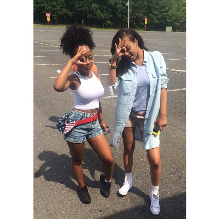 zariaababy's tweet photo. Six Flags w/ ya Girl 😏 http://t.co/qd1w3ovhUa