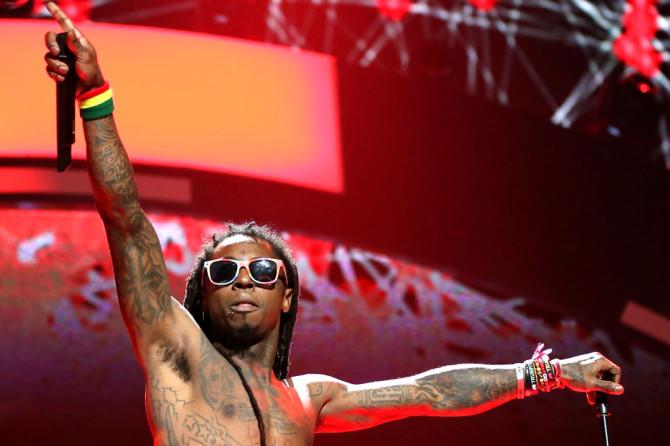 XXL's tweet photo. Lil Wayne just announced a deal with Jay Z and the Internet went nuts: http://t.co/cLatrePkci http://t.co/oAWPfZ1zCG
