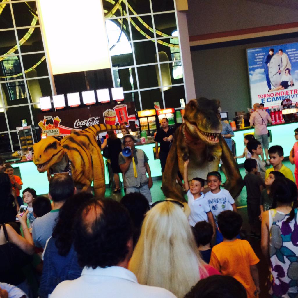 DinosaurShow's tweet photo. Grazie a tutti i numerosi spettatori di Cineland (Ostia) http://t.co/aqkzAjiceC