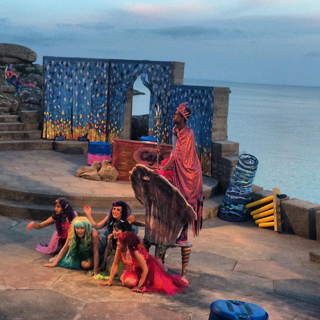 LizAtkin's tweet photo. Well done wonderful @rcssdminack2015  cast on a great dress rehearsal! @minacktheatre #Cornwalltour @CSSDLondon http://t.co/XHeUvSypFH