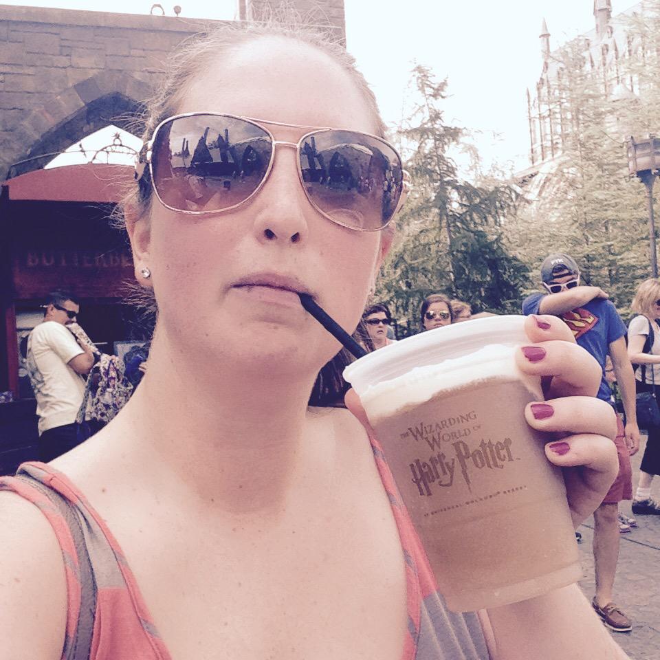 GFbritt's tweet photo. Enjoying a butterbeer @UniversalORL #harrypotterworld #glutenfree http://t.co/hCjTNAK0o5