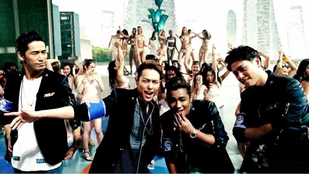 _Ryu_92's tweet photo. 7/8(水)発売
三代目J Soul Brothersニューシングル
『Summer Madness』のMVが解禁されました 。
ANA(全日本空輸)の全面協力のもと世界“初となる大型旅客機の格納庫で撮影しました 。是非見てください http://t.co/UZJ6lEmruV