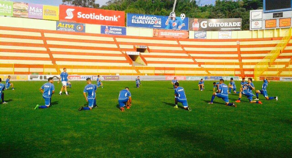 La Seleccion se prepara para segundo juego contra San Cristobal y Nieves en el Cuscatlan. CHfpFt9UwAA3ibT