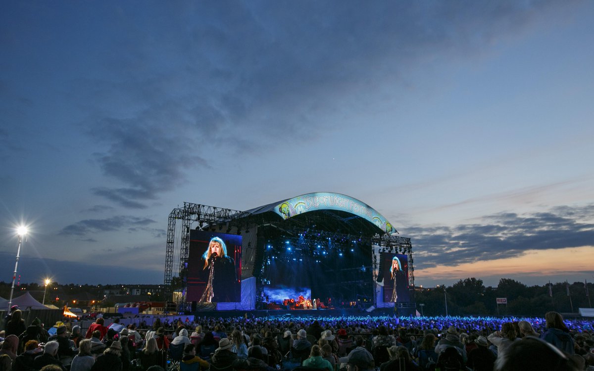 absoluteradio's tweet image. That. Was. Amazing. Listen to @OC tomorrow to hear live Fleetwood Mac tracks from @IsleOfWightFest! #BeThere #IOW2015