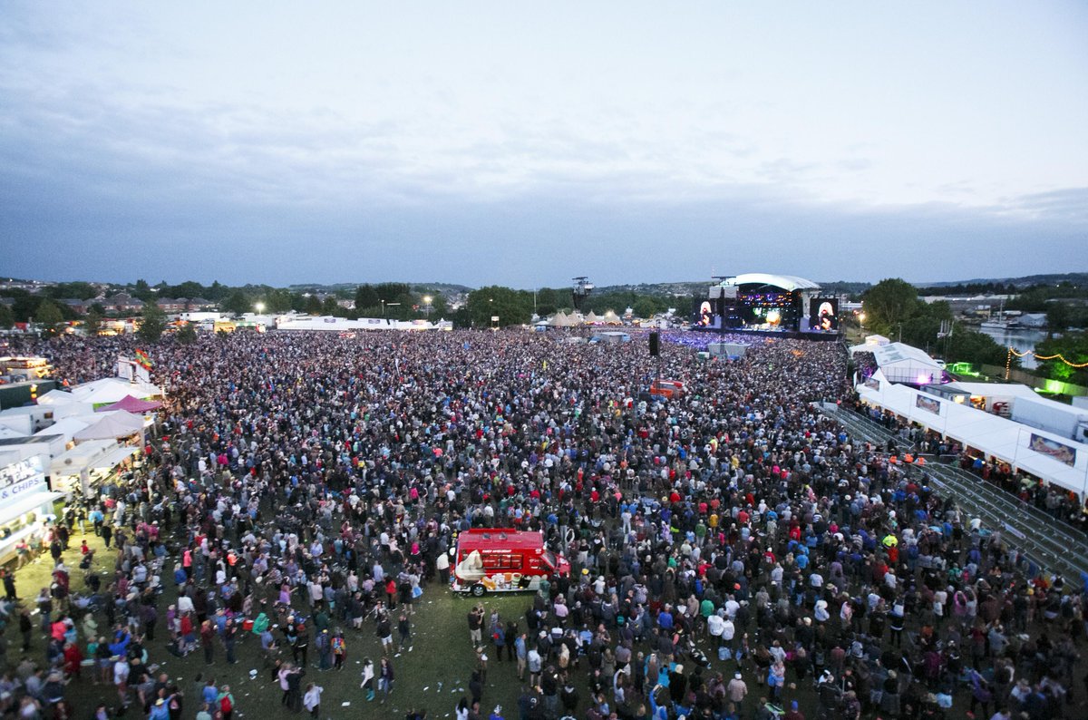absoluteradio's tweet image. That. Was. Amazing. Listen to @OC tomorrow to hear live Fleetwood Mac tracks from @IsleOfWightFest! #BeThere #IOW2015