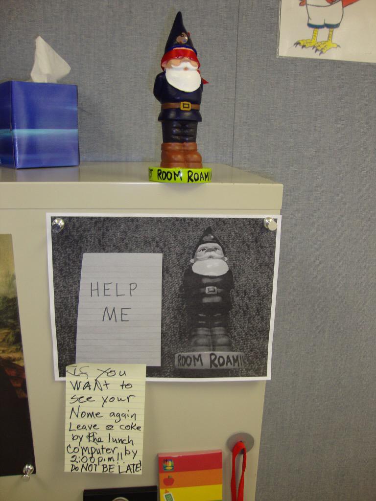 GnomeGnorbert's tweet photo. Was once gnomenapped! Thank goodness mom paid up! #gnomeproblems #gnomenapped #memories http://t.co/Cn9klRGc5g