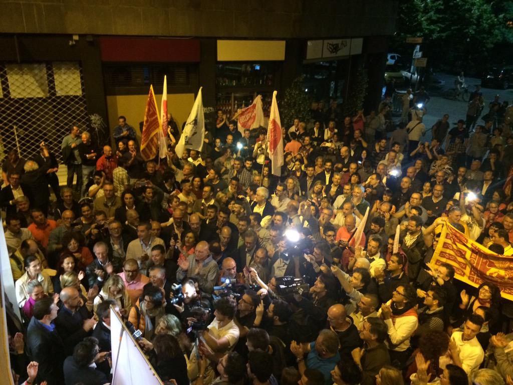 LuigiBrugnaro's tweet photo. Dai cittadini #Venezia ripartirà.Voglio ringraziare tutti quelli che mi hanno sostenuto! Grazie di cuore! [staff] http://t.co/GH25KoJAZx