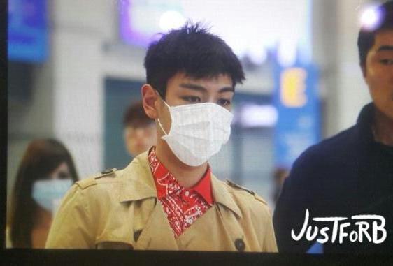 [15/6/15][Pho] BIGBANG @ sân bay Incheon trở về từ Hồng Kông CHg3QNIUsAIDAYV