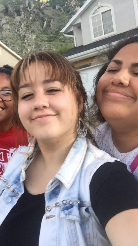 earnshaw14's tweet photo. S/O to my brown bffs. I love them ❤️ @cadie_brown16 @suecatt3 http://t.co/9lA0NbthMM