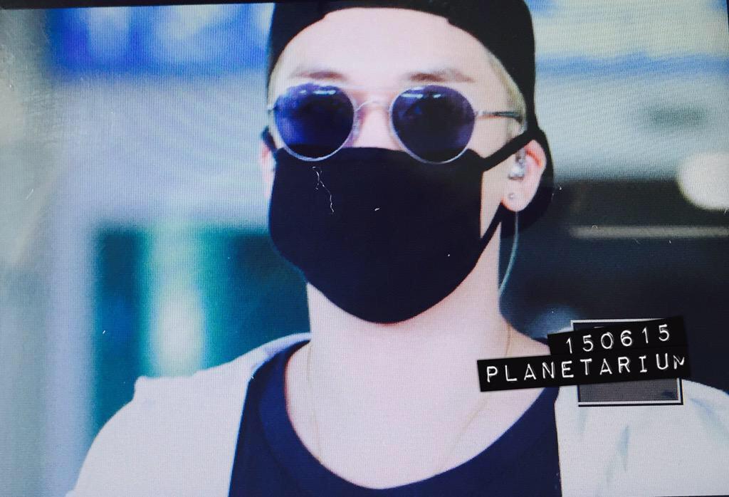 [15/6/15][Pho] BIGBANG @ sân bay Incheon trở về từ Hồng Kông CHg6yoYUEAETslK