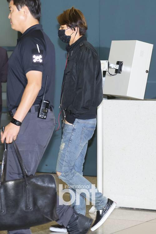 [15/6/15][Pho] BIGBANG @ sân bay Incheon trở về từ Hồng Kông CHg8JgRUcAAf_h7
