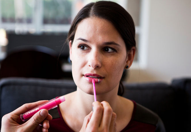 glamourmag's tweet image. Why @CaraSantaMaria (neuroscientist and host of #TalkNerdy) hates the sexy-nerd cliche: glmr.me/1KZIaD8