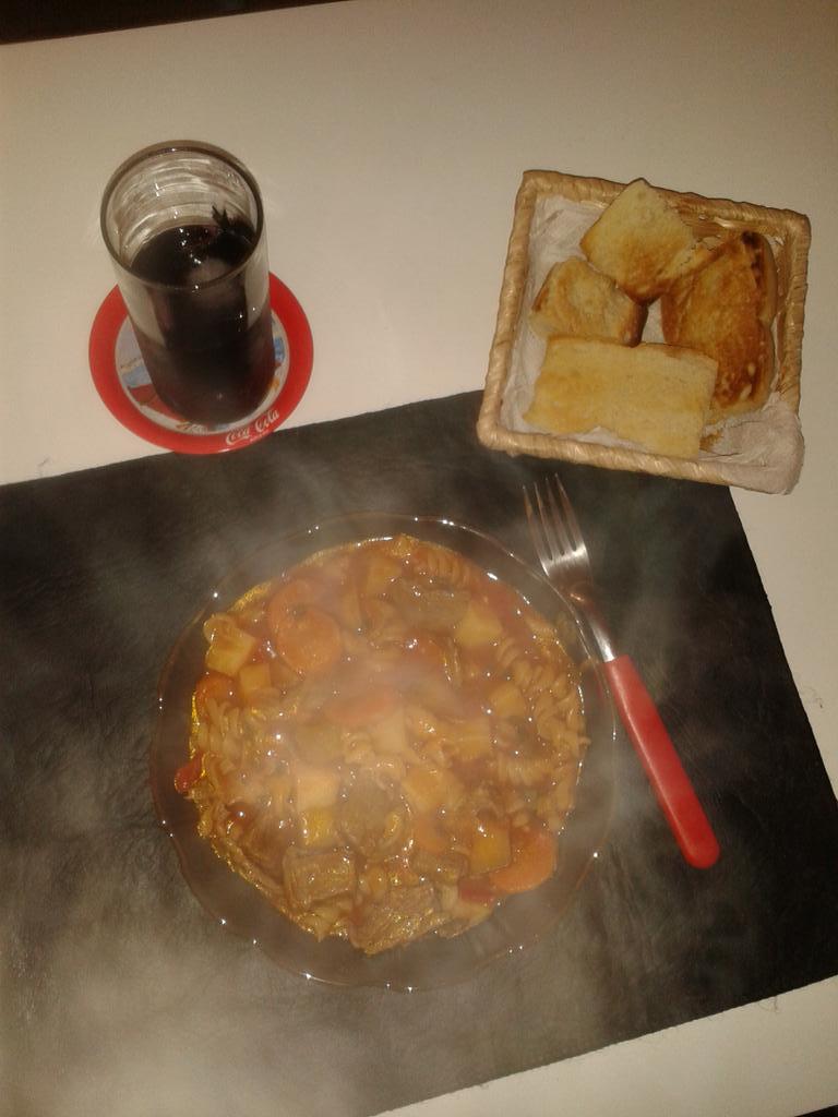 eucarp's tweet photo. Mi primer guiso #efectohumo #espectacular http://t.co/TwGf42uaj8