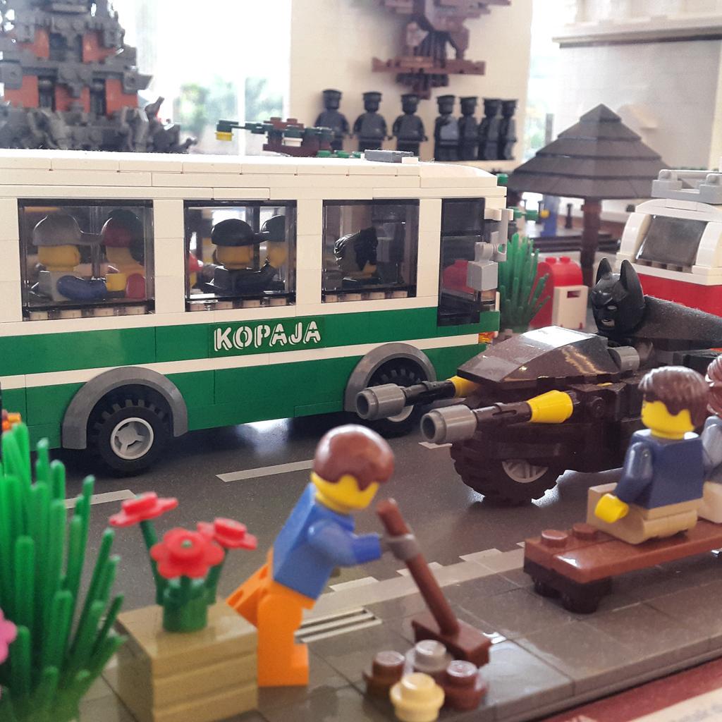 EmporiumPluit's tweet photo. Re-charge your energy & back to morning routine. Happy Monday :) #legoid #jakartabrickcity #exhibition #fjgs2015 http://t.co/CvHn7EXuB1
