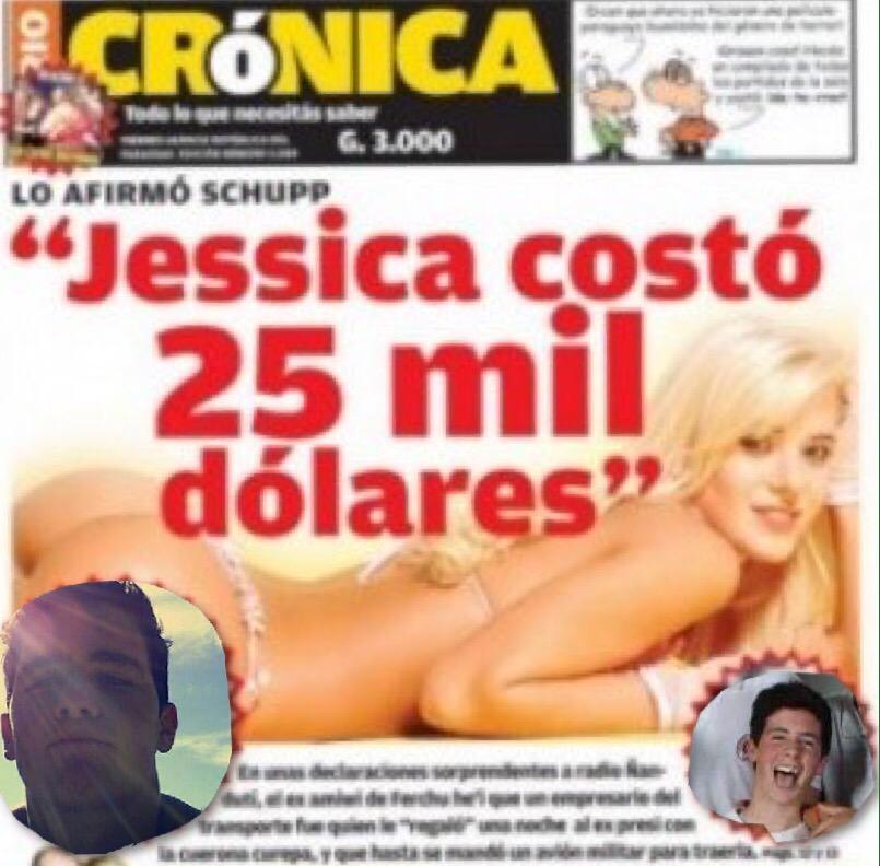 RayoTiki's tweet photo. Mas allá de su picante vida privada el tiki ya tiene el pase en la mano de @fran_arhex http://t.co/QHnpMkqawo