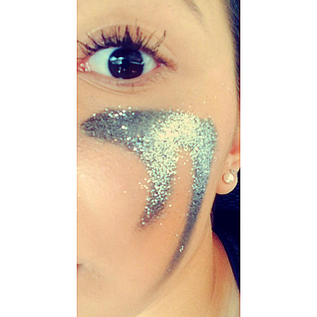 Victoriamaria5_'s tweet photo. cause the eye black was too on fleek this weekend.βΎοΈπ #BallIsVida http://t.co/iOjXCNtOgu