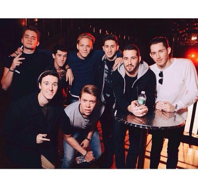 FLOWERKlD's tweet image. RT IF YOURE PROUD OF THEM #SdkFollowParty @Settledownkids
