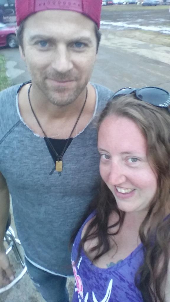 RSCntrygurl's tweet photo. Thank you @KipMooreMusic for hangin with us for a bit and takin pics... you truly are amazing!!! #bash23 http://t.co/TWI3GLmbEW