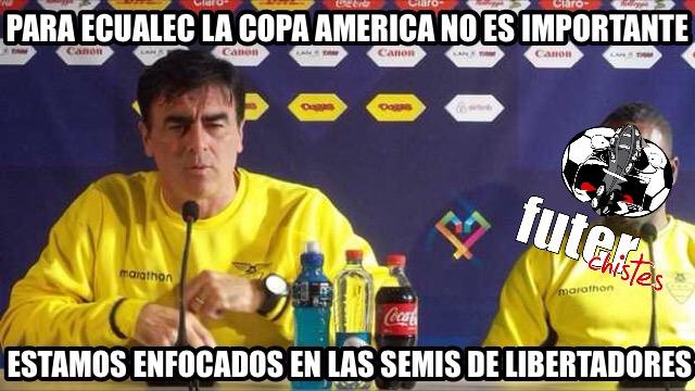 FUTERweb's tweet photo. El #ProfeCejas dio una rueda de prensa sobre la actualidad de #Ecualec [via @flip_fiallos] http://t.co/6RzbcrslSR