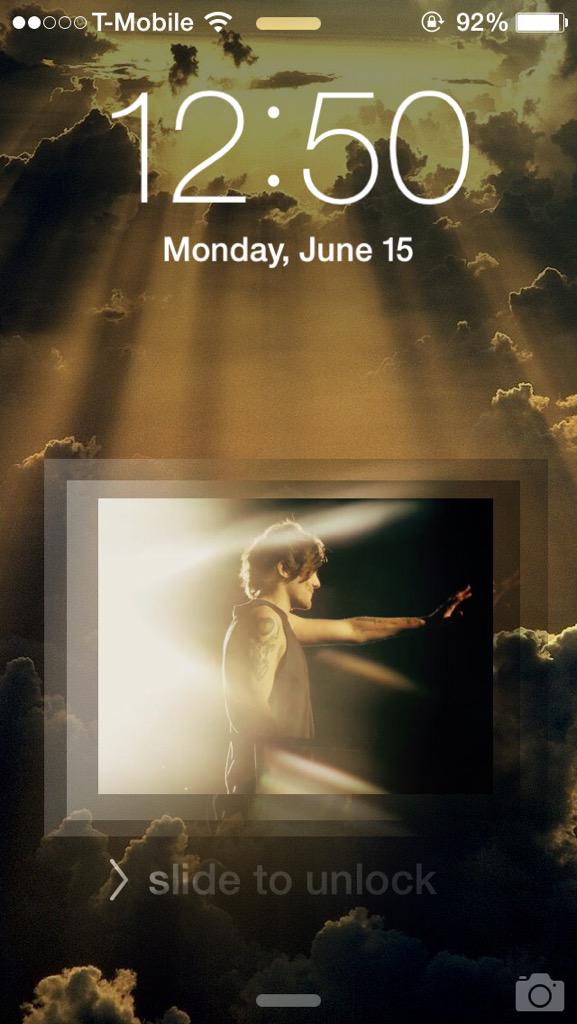 1DLoveLife__'s tweet photo. RT if you want this Louis lockscreen 〽️ http://t.co/R3zyH2TeKL