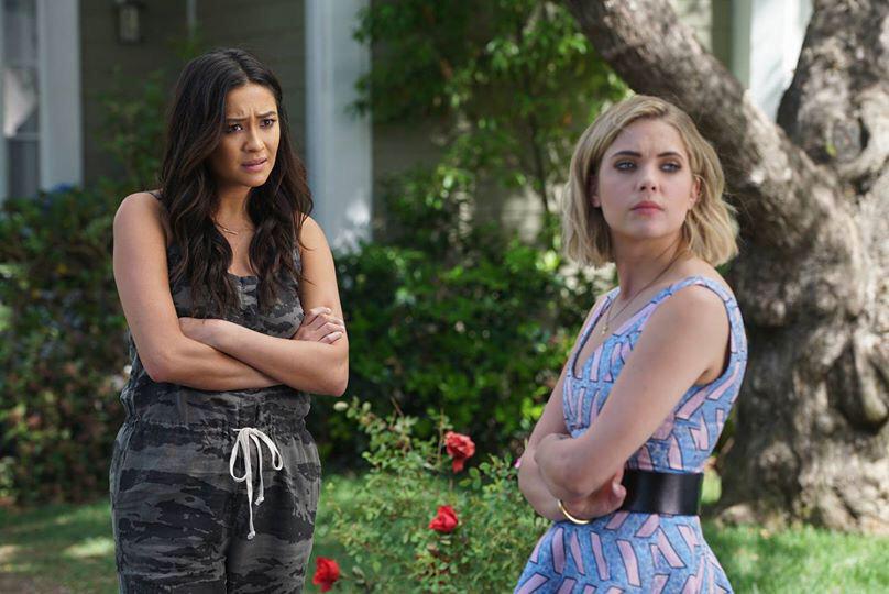 lady_terp's tweet image. Hanna, Emily and Dr. Sullivan 6x03 #pllseason6 #pll #PLLIsBack