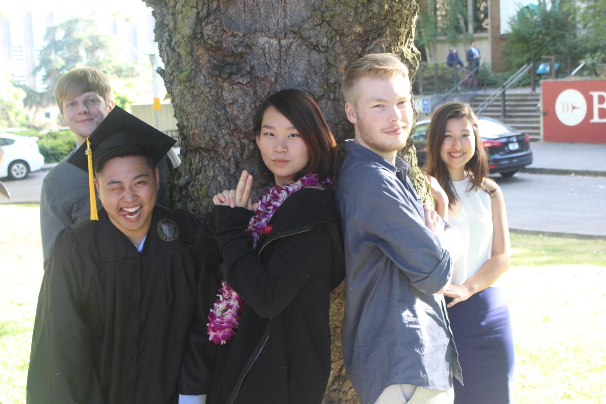Smileydude689's tweet photo. Here's a few more of my favorite grad photos. #JustGradThings http://t.co/muEg16yQ0e