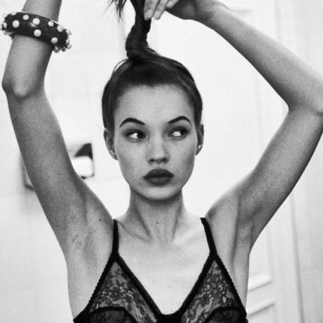 UBUAUSTRALIA's tweet image. Throwing it back to this #Funandfearless babe! #UBUAUSTRALIA #KateMoss