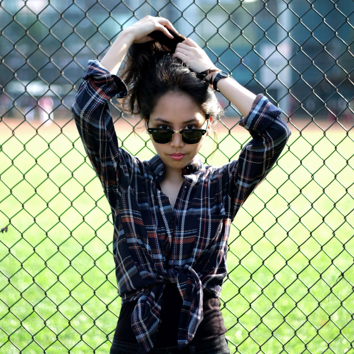 TGIF! Don't forget to order our SIGNATVRE flannel shirt, this probably your best bud for weekend.