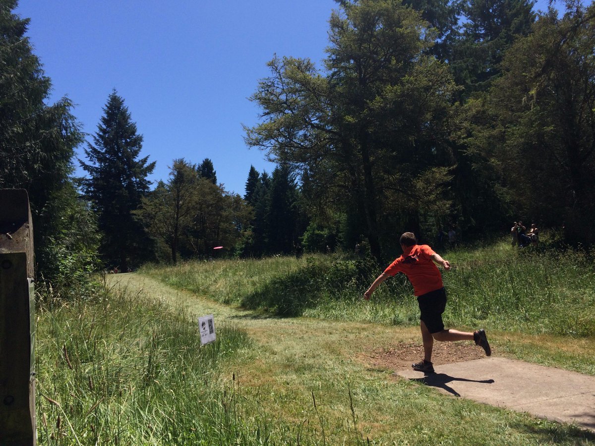 RattleAndChain's tweet image. The @PDGA has their recap of the final round of the #2015BSF up!

pdga.com/mcbeth-tops-sc…