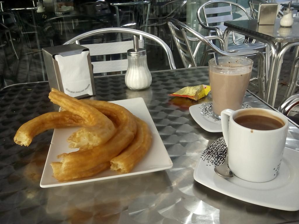 adelitass82's tweet photo. @ArantxaMill  después del madrugon toca reponer fuerzas ;) http://t.co/XXaZH8PtkQ