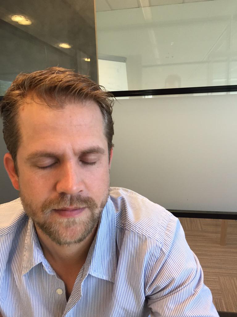 DutchSolarGroup's tweet image. Doe jij ook mee met actie #lightfor51? Post je foto met ogen dicht en deze tag. Zo geef je licht! @WakaWakaLight