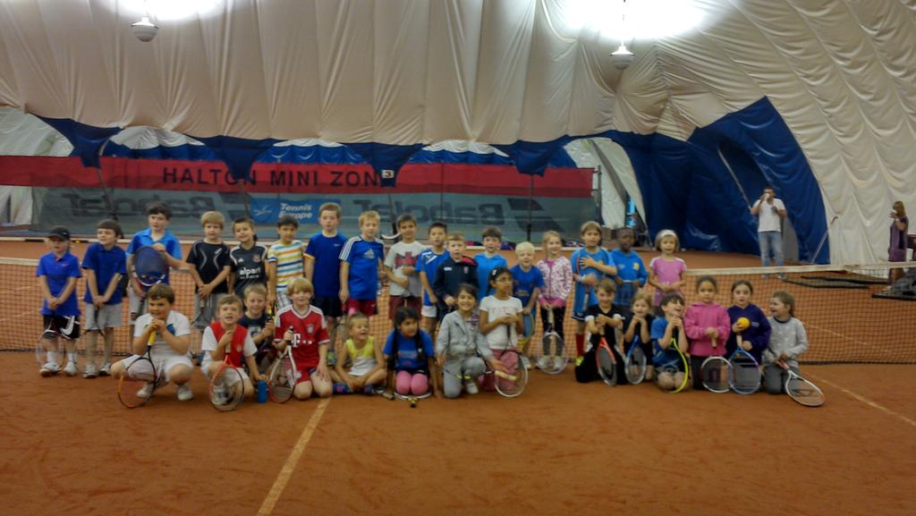 HaltonMini's tweet photo. Aegon8&amp;U matches at HaltonTennis. 8teams loving their tennis!Stony, Beaconsfield,GXBL,Halton,LittleChalfont,Aylesbury http://t.co/SyW8DT3zEG