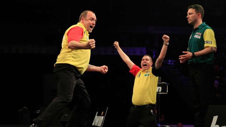 OfficialPDC's tweet photo. GALLERY: See all the pictures from a brilliant final day at the 2015 #bwinWCOD in Frankfurt: http://t.co/SbN33IBBSR http://t.co/F6fGT32Mb7
