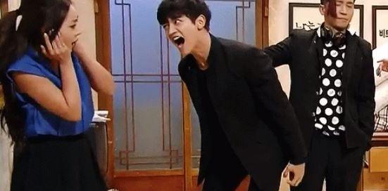 realjonghyun90's tweet photo. 어휴 에세넬 금광이네 캐도캐도 끝이없네
세윤이형 머리에 붓인가 http://t.co/GnAnLyWVwA