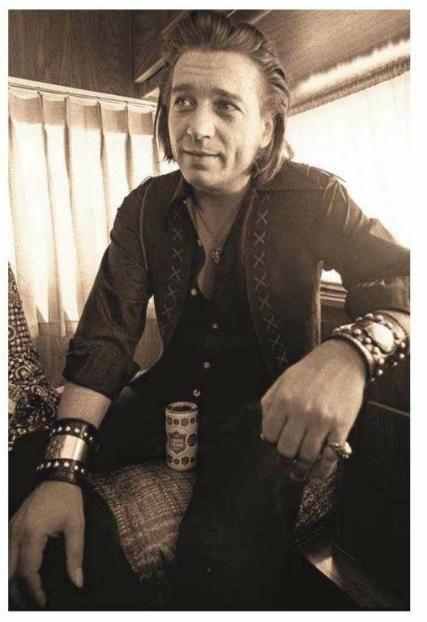 Waylon Jennings - (June 15, 1937 February 13, 2002) - Happy Birthday, Hoss! 